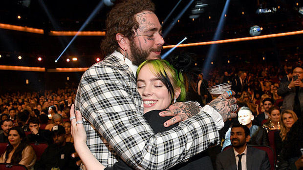 2019 American Music Awards - Roaming Show And Backstage